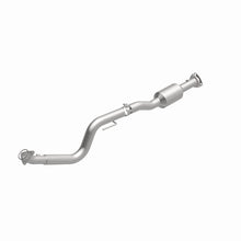 Load image into Gallery viewer, MagnaFlow 2009 Chevrolet Express 4500 V8 6.0L Right Underbody Catalytic Converter