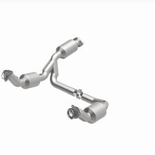 Load image into Gallery viewer, MagnaFlow 2021 Chevrolet Express 2500 4.3L Underbody Direct-Fit Catalytic Converter