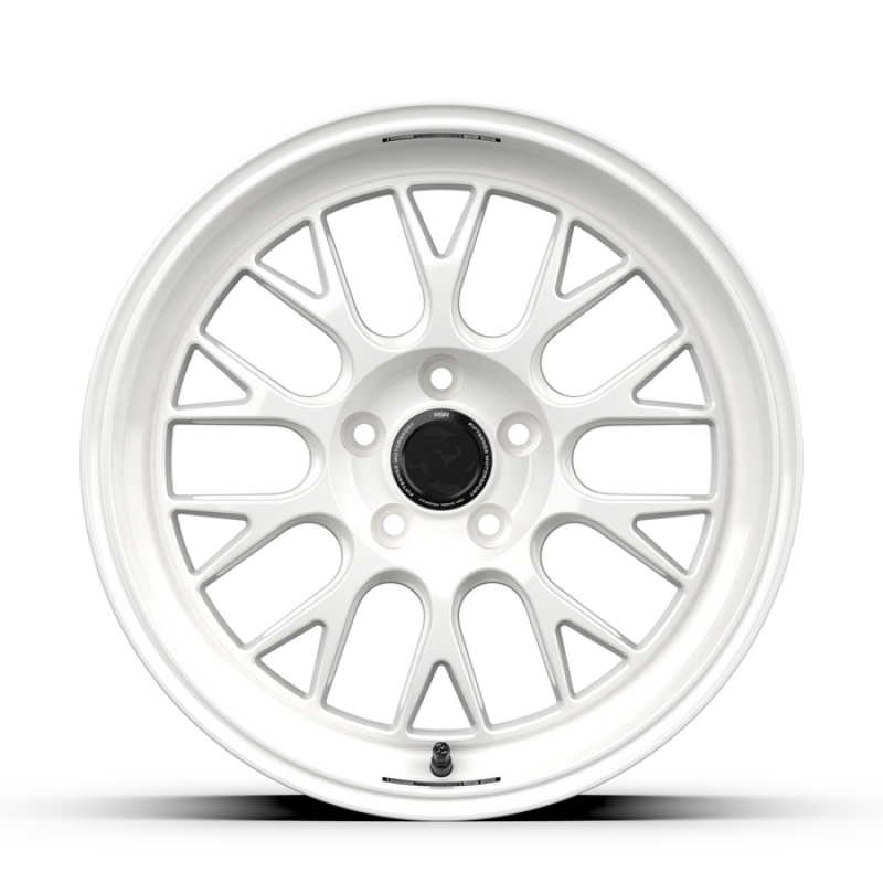 fifteen52 Holeshot RSR 18x9.5 5x114.3 38mm ET 73.1mm Center Bore Rally White