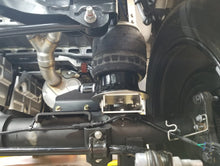 Load image into Gallery viewer, Timber Grove 09'-UP RAM 1500 4" LIFT Rear CRM Air Spring Kit (SQ6524710)