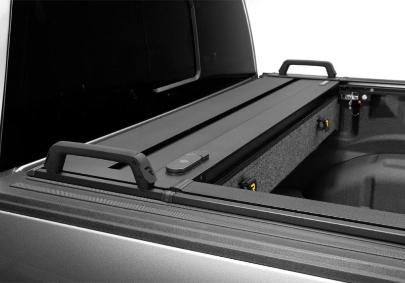 RealTruck 19-26 RAM 1500 5.7ft Bed (w/o MultiFunction Tailgate) RetraxPRO EZ-Off FRC-4000