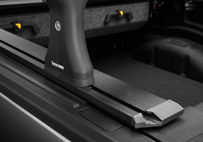 Retrax 21-26 Ford F-150 SuperCrew/SuperCab 5.5ft Bed & F-150 Lightning RetraxPRO EZ-Off FRC-4000