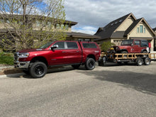 Load image into Gallery viewer, Timber Grove 19'-UP RAM 1500/REBEL 6" Lift 5th Gen Rear ASAM Air Spring Kit (SQ2935113)