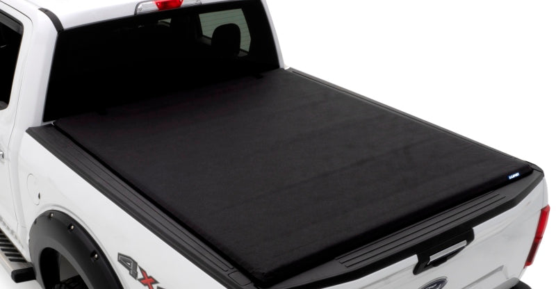 Lund 99-07 Chevy Silverado 1500 (6.5ft. Bed) Genesis Roll Up Tonneau Cover - Black