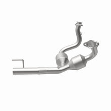 Load image into Gallery viewer, MagnaFlow Conv DF 04 Jeep Grand Cherokee 4.7L